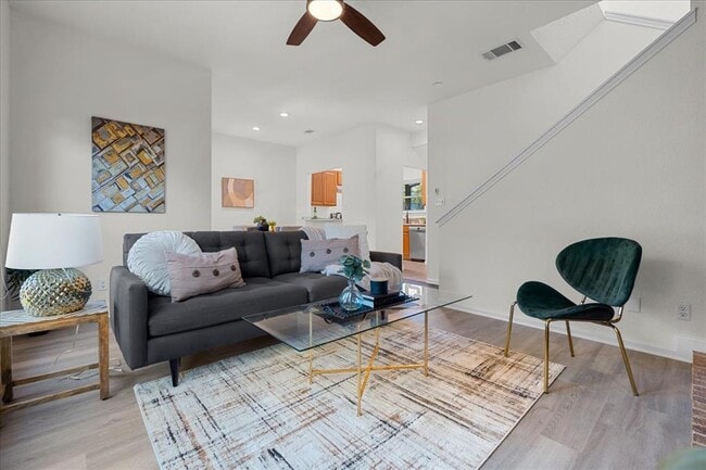 Building Photo - 1604 Cinnamon Path