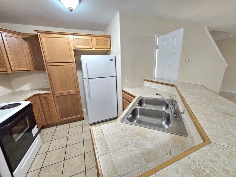 Building Photo - 3606 N Arroyo Park Ln