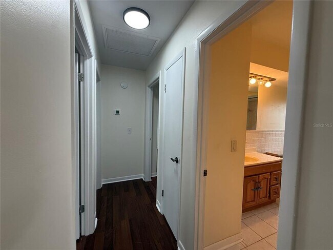 Building Photo - 6202 Brandon Cir