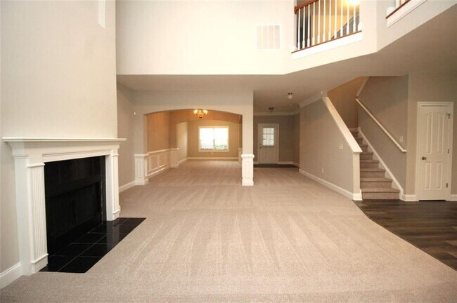 Building Photo - 5721 Apple Grove Rd NE