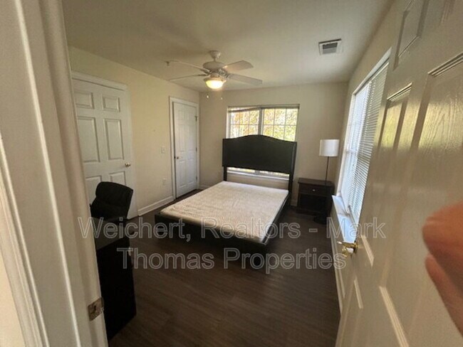 Building Photo - 929 Morreene Rd