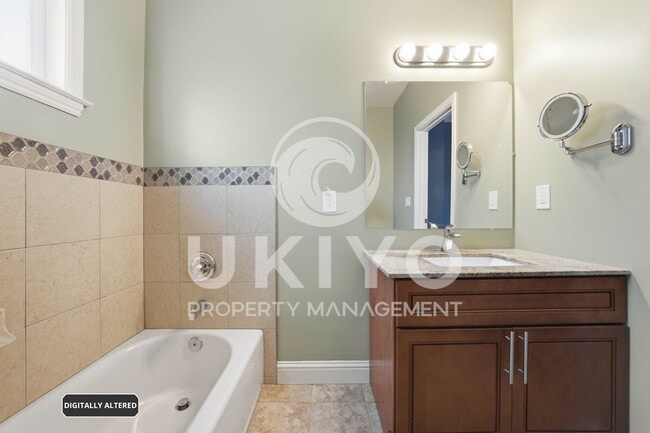 Building Photo - 1123 30th St