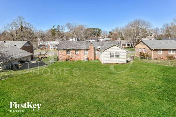 Building Photo - 3411 Londonderry Dr