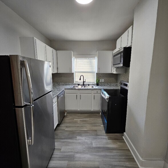 Building Photo - 1509 W Collin St