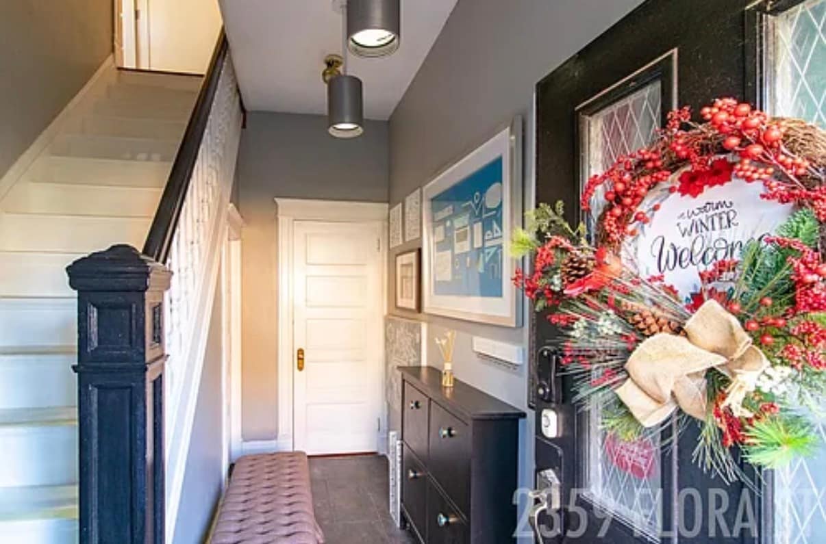 Entrance - 2359 Flora St