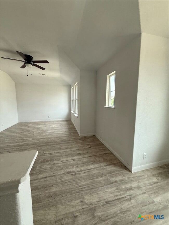 Building Photo - 426 Wind Gust