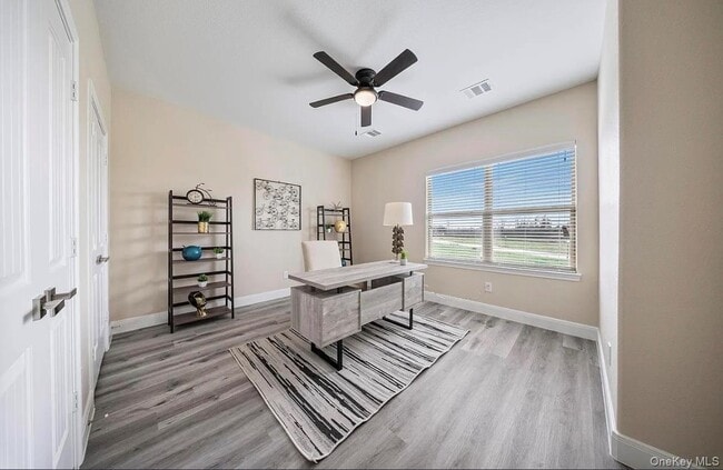 Building Photo - 1113 5th Ave