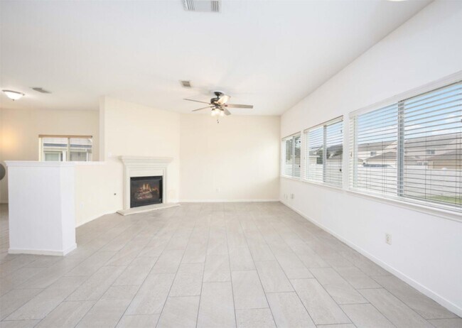 Building Photo - 20827 Settlers Lake Cir N