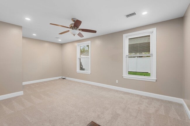 Building Photo - 6420 Thomas Paine Ct