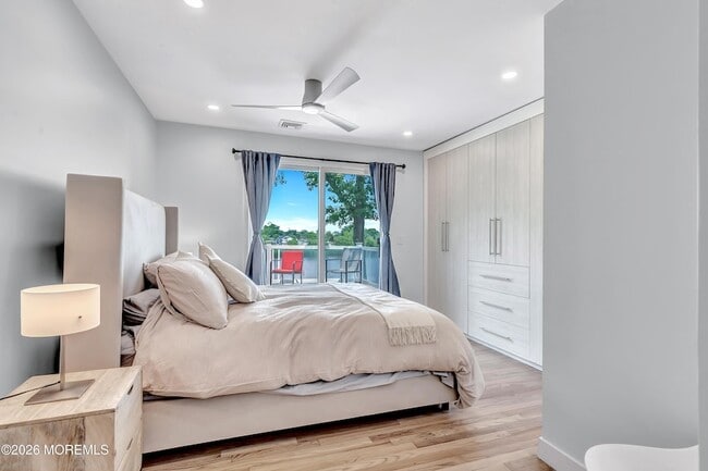 Building Photo - 637 Beacon Blvd