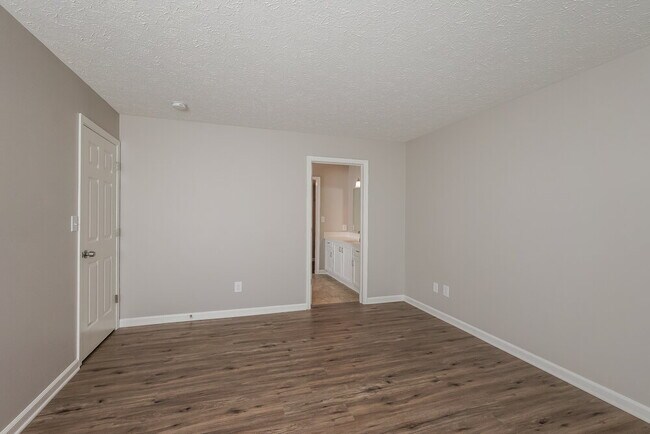 Building Photo - 2156 Turning Leaf Dr