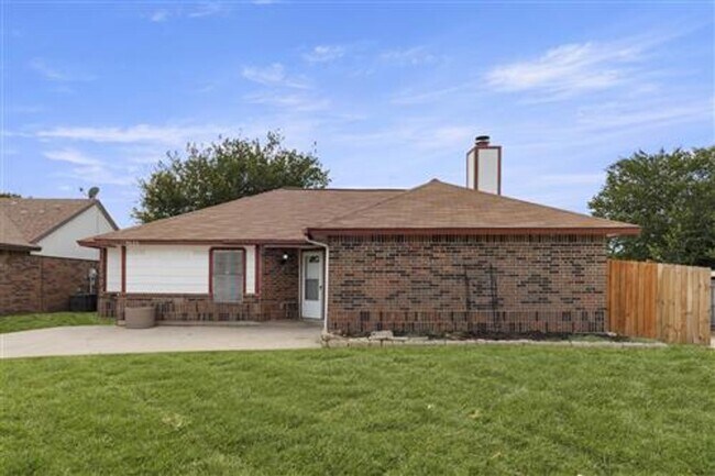 Primary Photo - 4626 Larner St