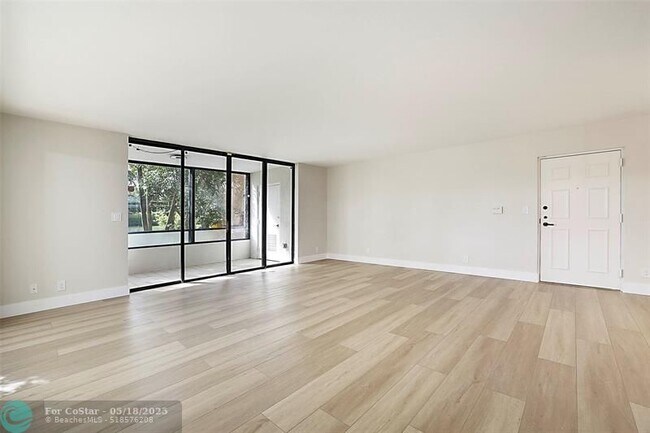 Building Photo - 7186 Promenade Dr