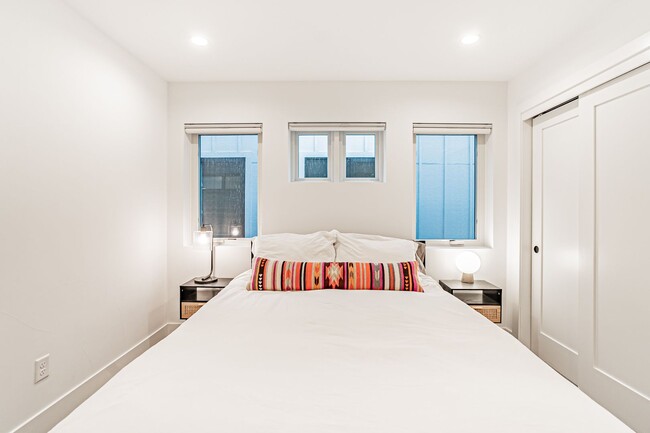 Building Photo - Luxury 3BD, 2.5BA Sloan's Lake Home with Top Floor Flex Room