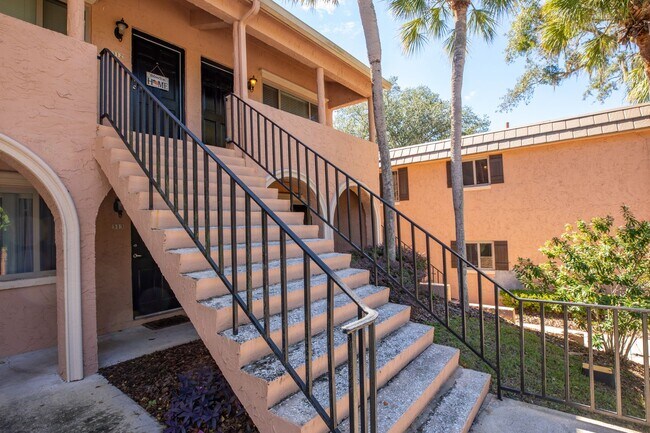 Building Photo - Adorable condo, waterfront view