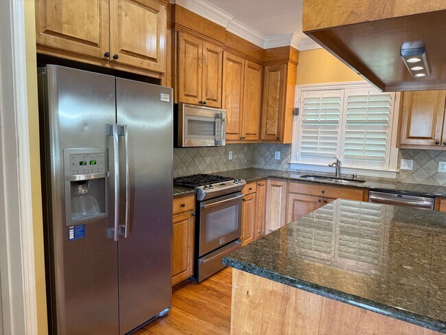 Building Photo - Lexington