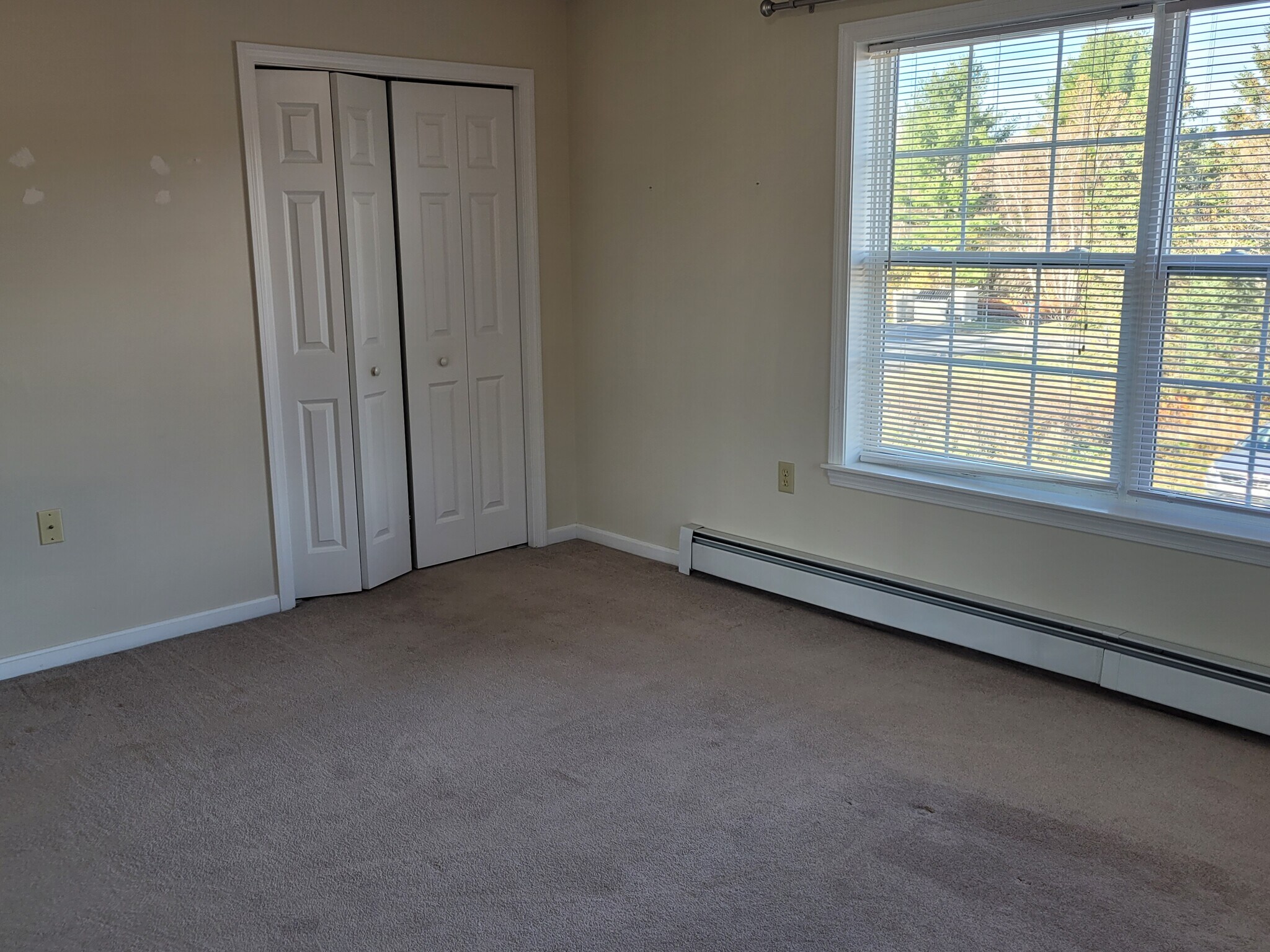 Building Photo - 10 Lupine Rd