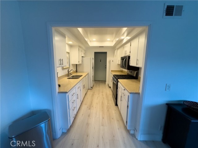 Building Photo - 2110 Palos Verdes Dr N