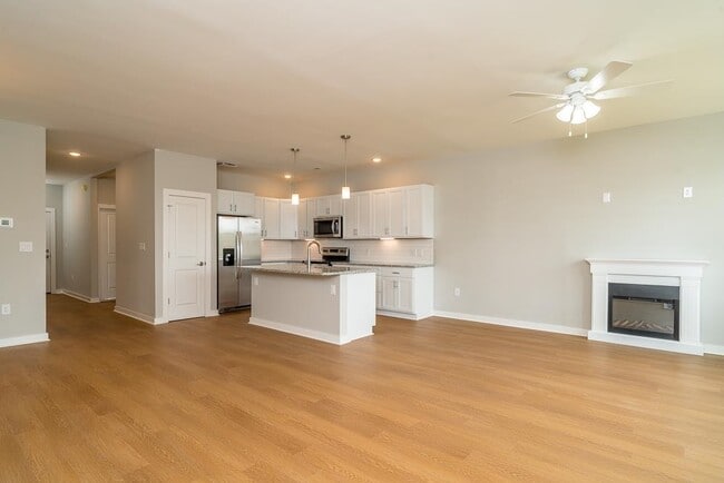 Building Photo - 1575 Port Hills Dr