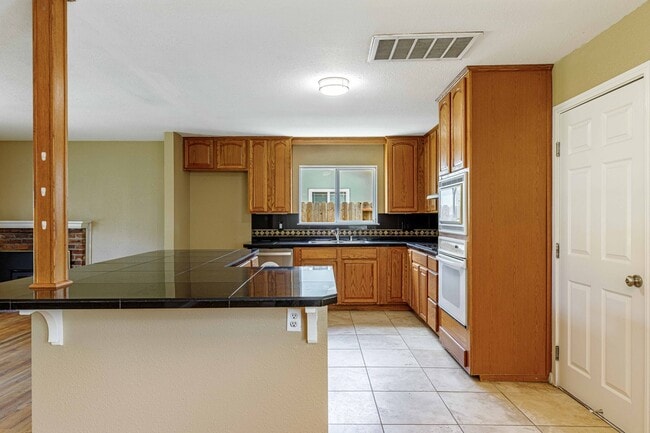 Building Photo - 3 bed 2 bath home for RENT in Stockton