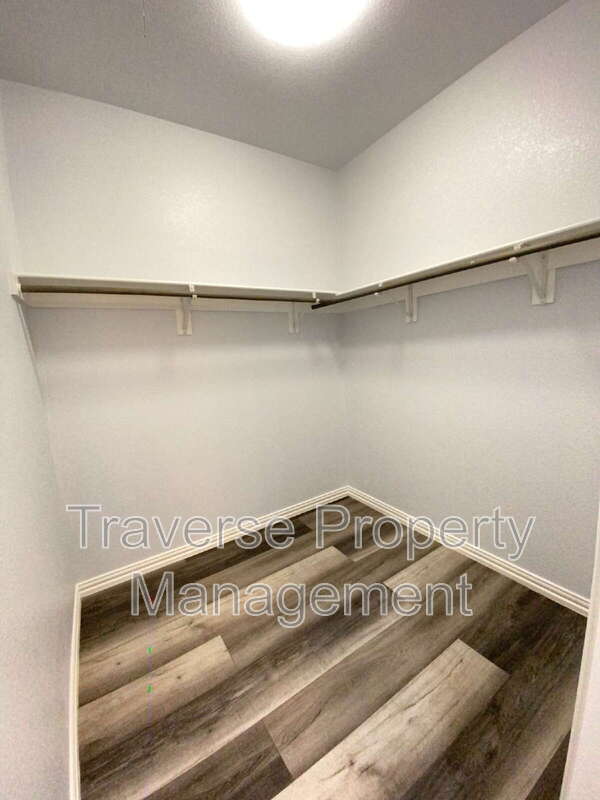 Building Photo - 5509 Wellesley Ave