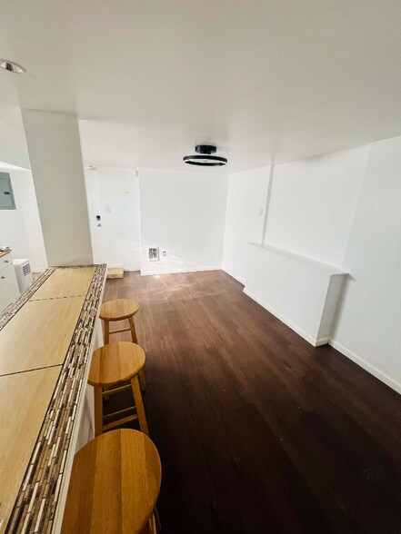 Building Photo - 6600 Hegerman St