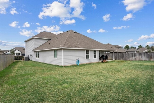 Building Photo - 2221 Hay Field Ct