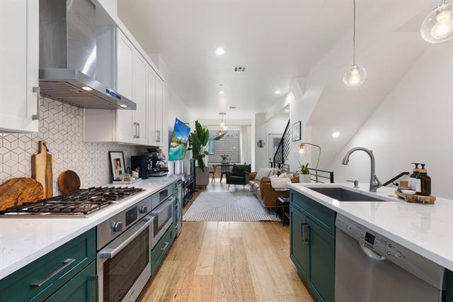 Building Photo - 2222 Moser Ave