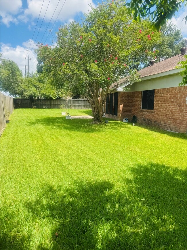 Building Photo - 15702 Roxton Ridge Dr