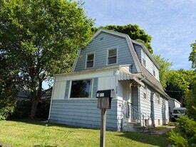 Building Photo - 2028 Joliet St