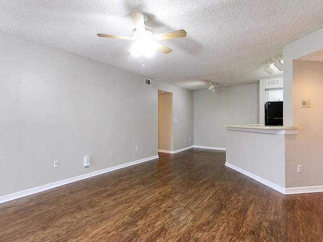 Building Photo - 4630 Commander Dr
