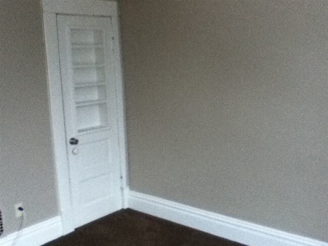 Building Photo - 126 Palmer St NE