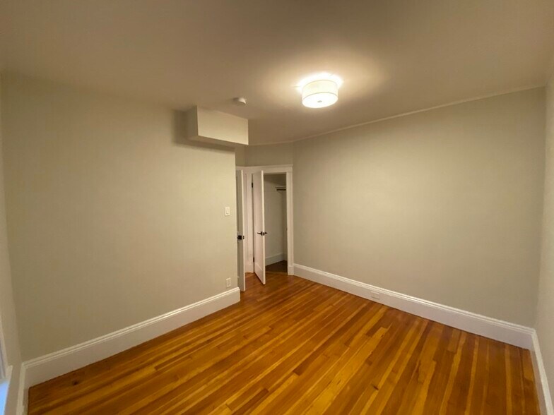 Building Photo - 26 Playstead Rd