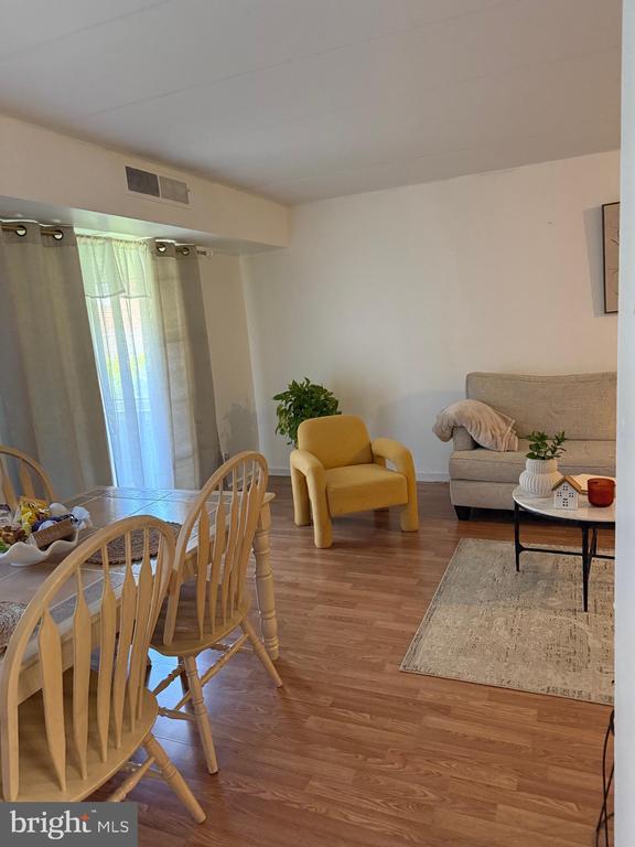 Building Photo - 2628 Welsh Rd