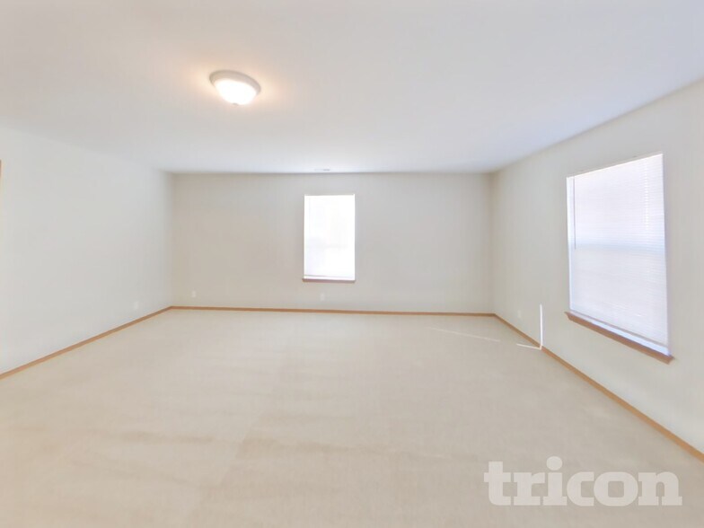 Building Photo - 8024 147th St E