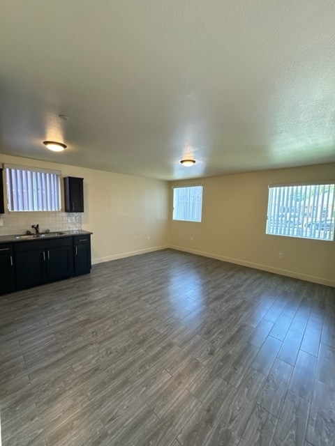 Building Photo - 322-324 E 33rd St