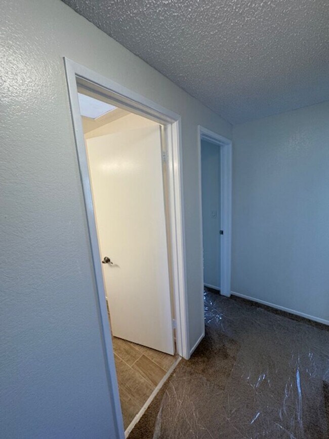 Building Photo - Newly Renovated 4 Bedroom 3 Bath Home with...