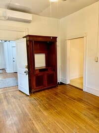 Building Photo - 1466 St James Ct