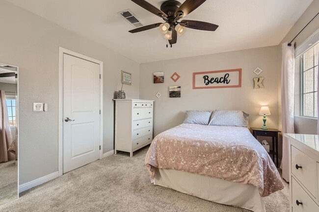 Building Photo - Beautiful 3 bedroom Home Located in the Vi...