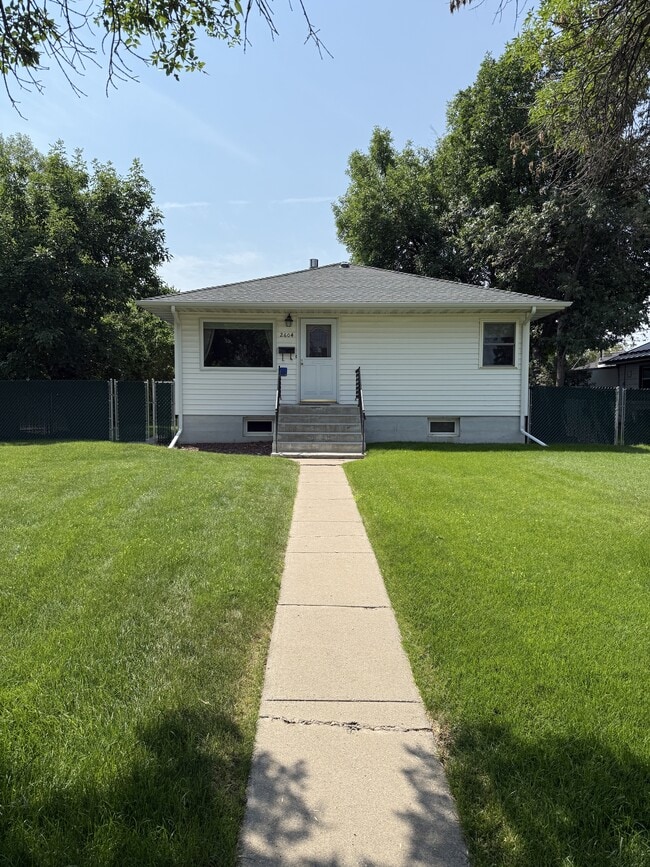Building Photo - 2604 6th Ave N