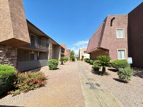 Building Photo - 4340 Sandy River Dr