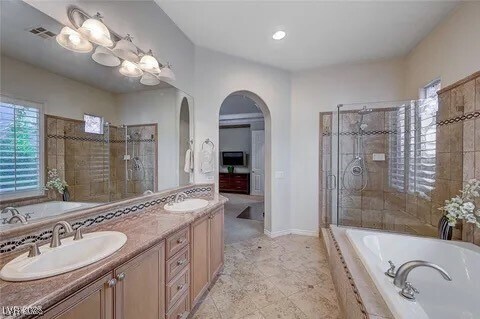 Building Photo - 2428 Granada Bluff Ct