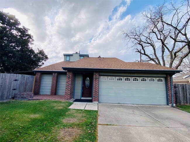 Building Photo - 2001 Highland Hills Dr