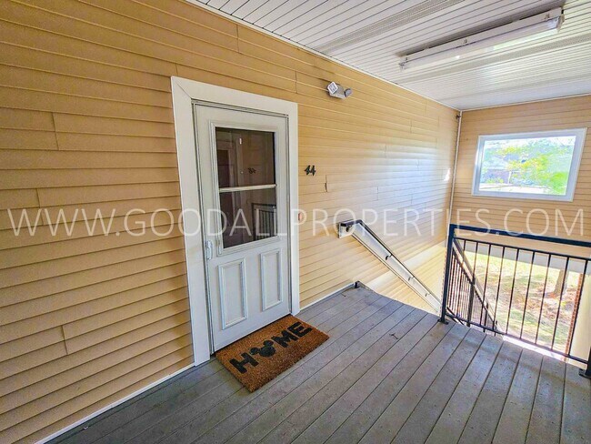 Building Photo - 3 bedroom 2 bath condo in Waukee in convie...