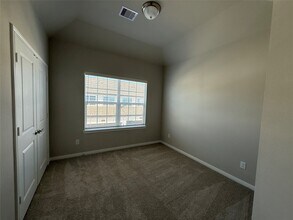 Building Photo - 15713 Strongbow Ter Dr