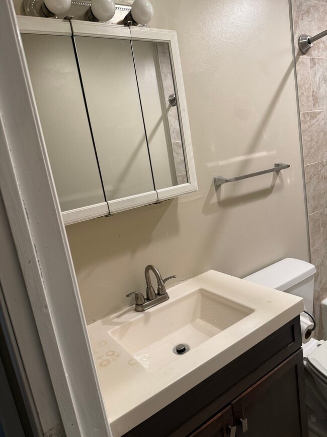 Building Photo - Philo