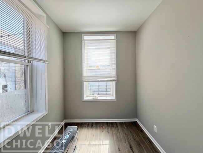 Building Photo - 2131 S Fairfield Ave