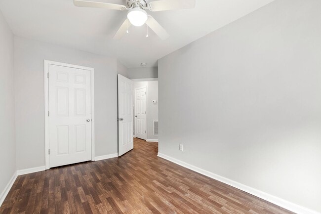Building Photo - Beautifully Updated 3-Bedroom Townhome Nea...