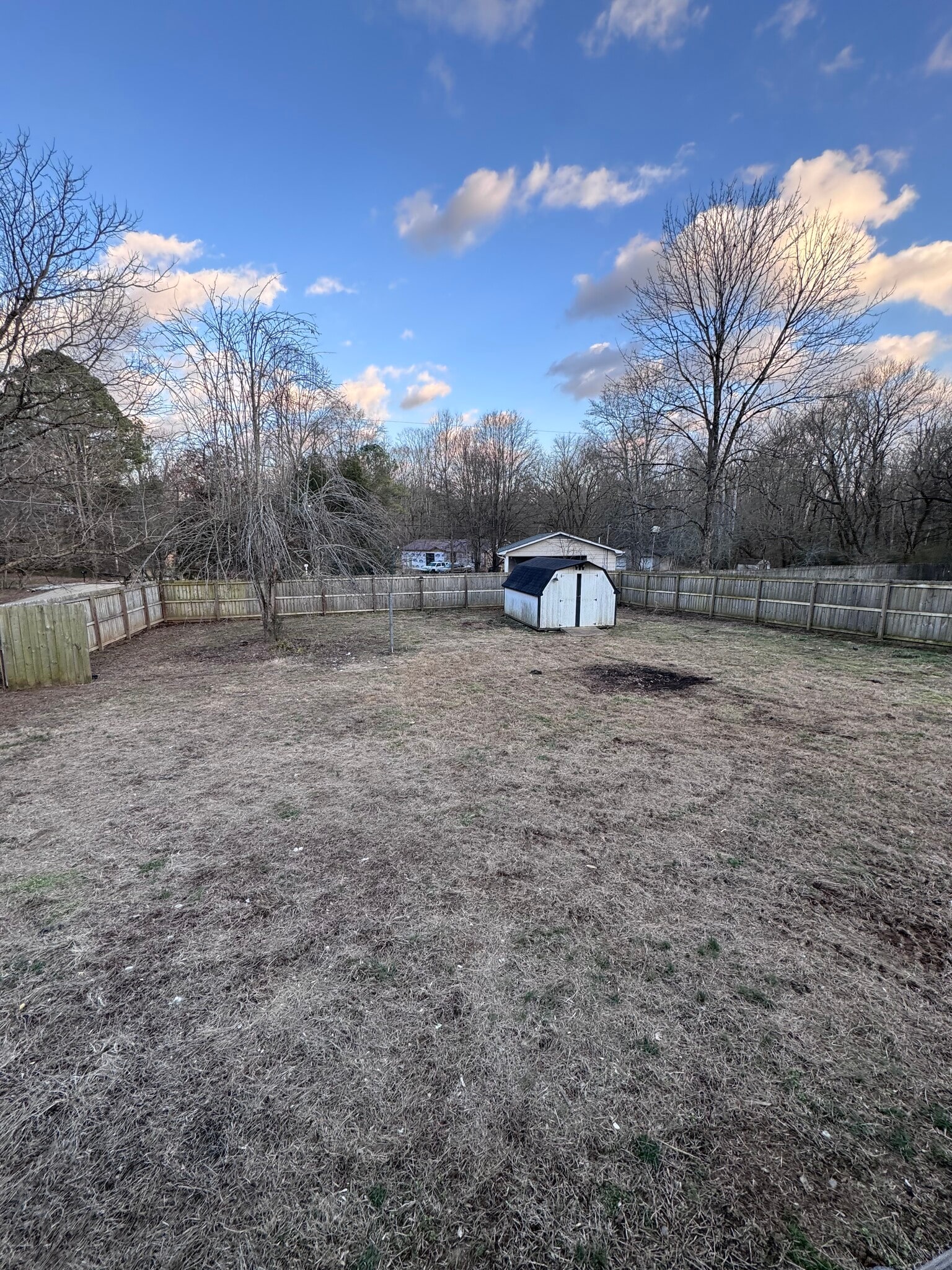 Building Photo - 4426 S Creek Dr