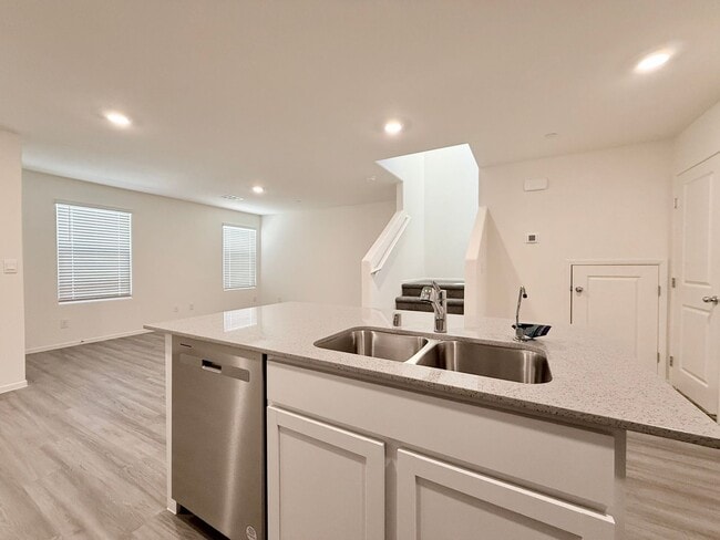Building Photo - BRAND NEW 3 BED 2.5 BATH 2 CAR GARAGE TOWN...